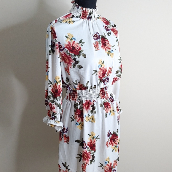 Indulge In Style Floral Dress - Picture 6 of 10
